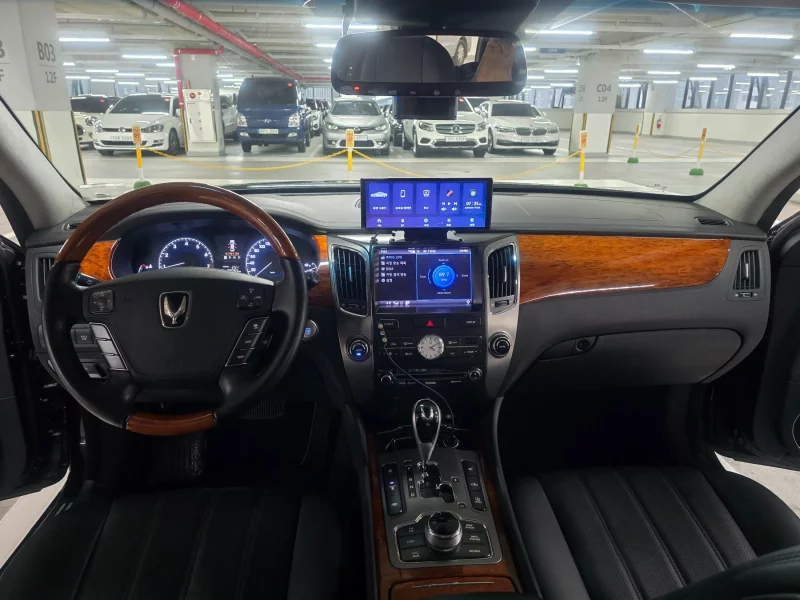 Hyundai Equus