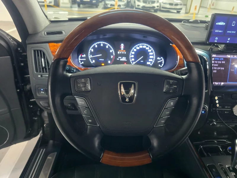 Hyundai Equus