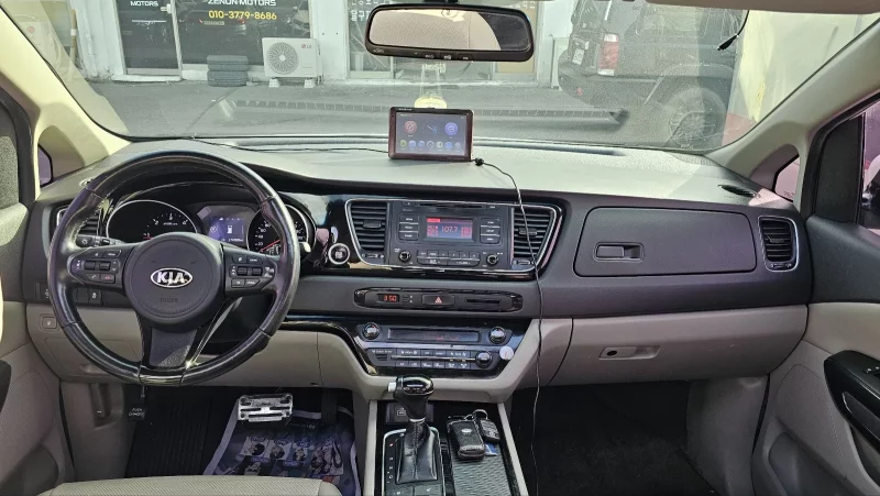 Kia Carnival