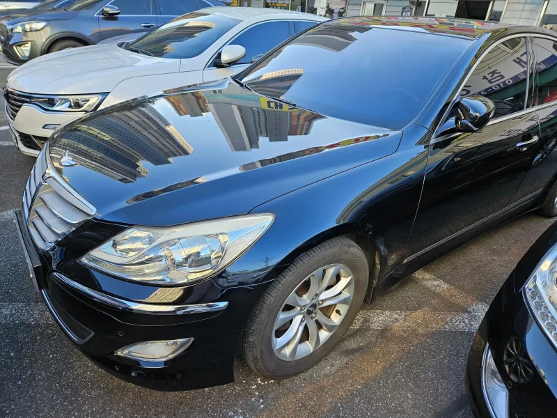 Hyundai Genesis