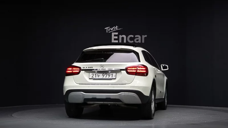 Mercedes-Benz GLA-Class