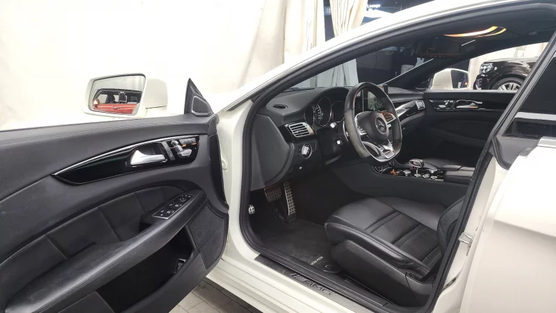 Mercedes-Benz CLS-Class