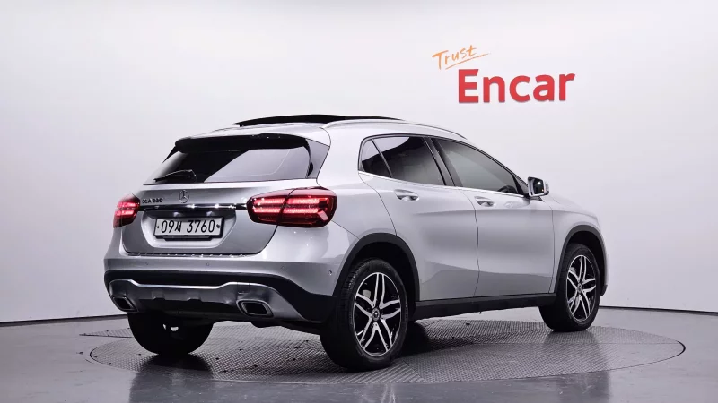 Mercedes-Benz GLA-Class