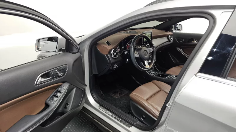 Mercedes-Benz GLA-Class