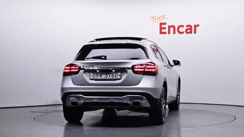 Mercedes-Benz GLA-Class