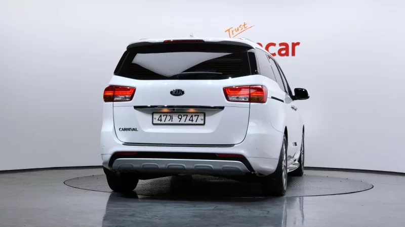 Kia Carnival