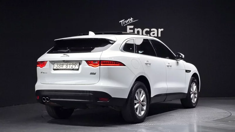 Jaguar F-PACE