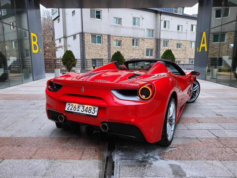 Ferrari 488