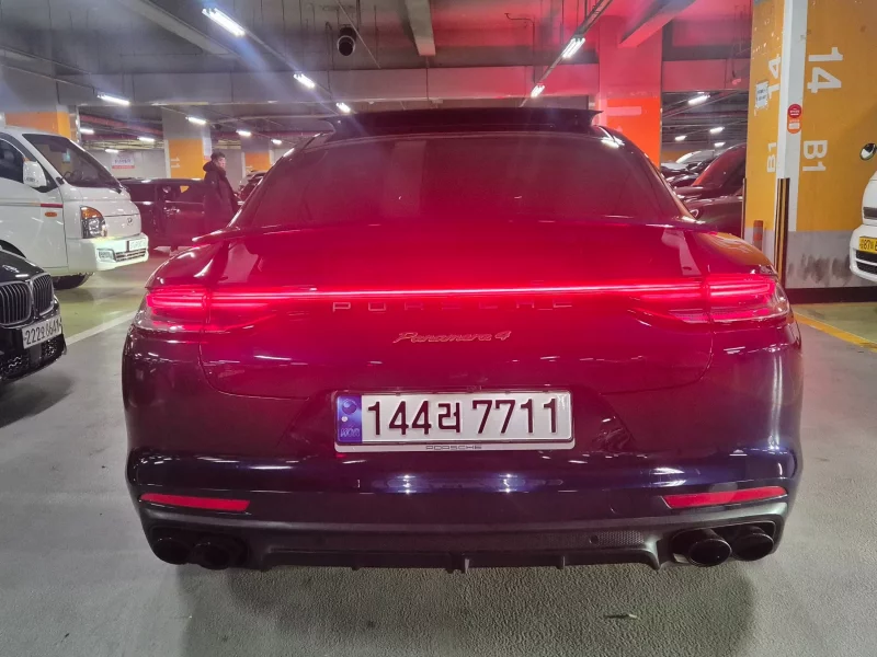 Porsche PANAMERA