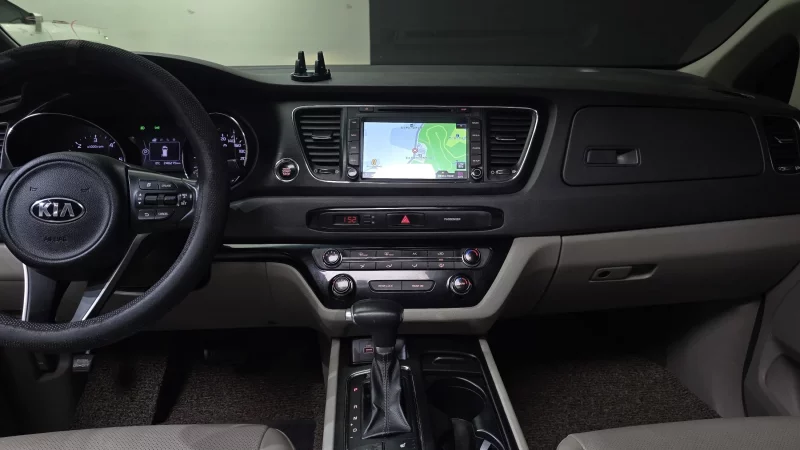 Kia Carnival
