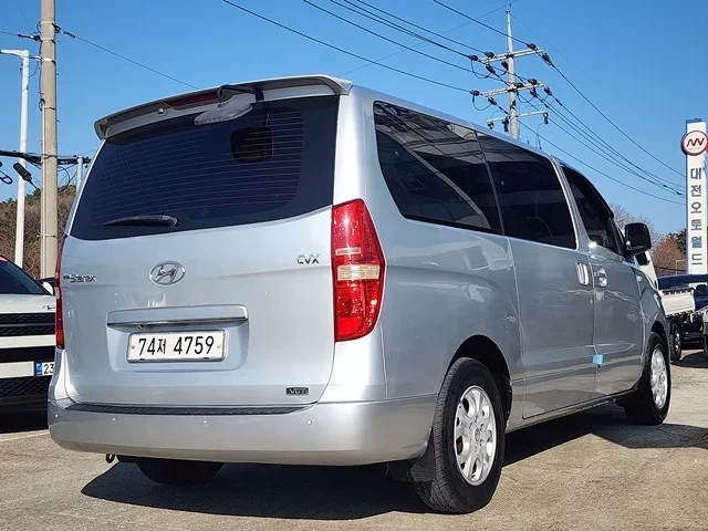 Hyundai Starex