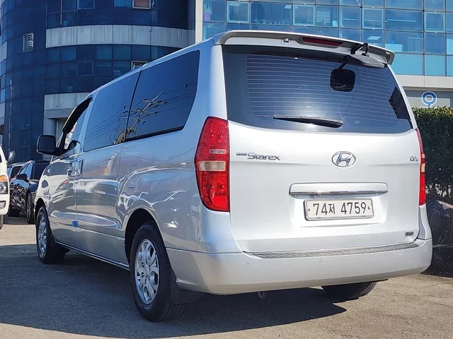 Hyundai Starex