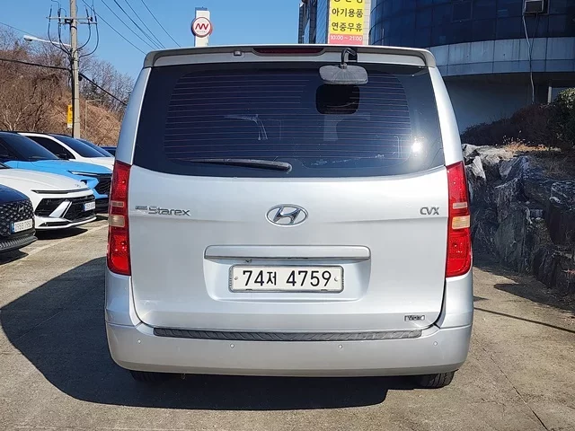 Hyundai Starex