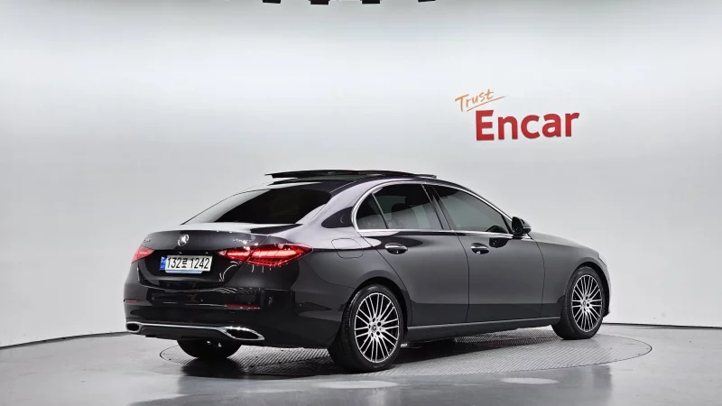 Mercedes-Benz C-Class