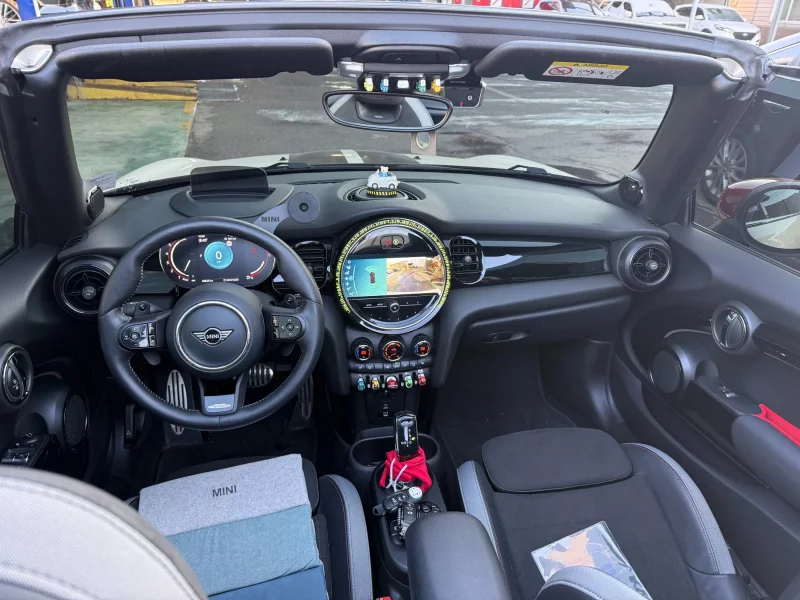 MINI Cooper Convertible