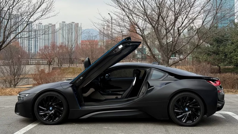 BMW i8