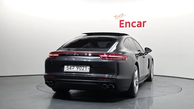 Porsche PANAMERA