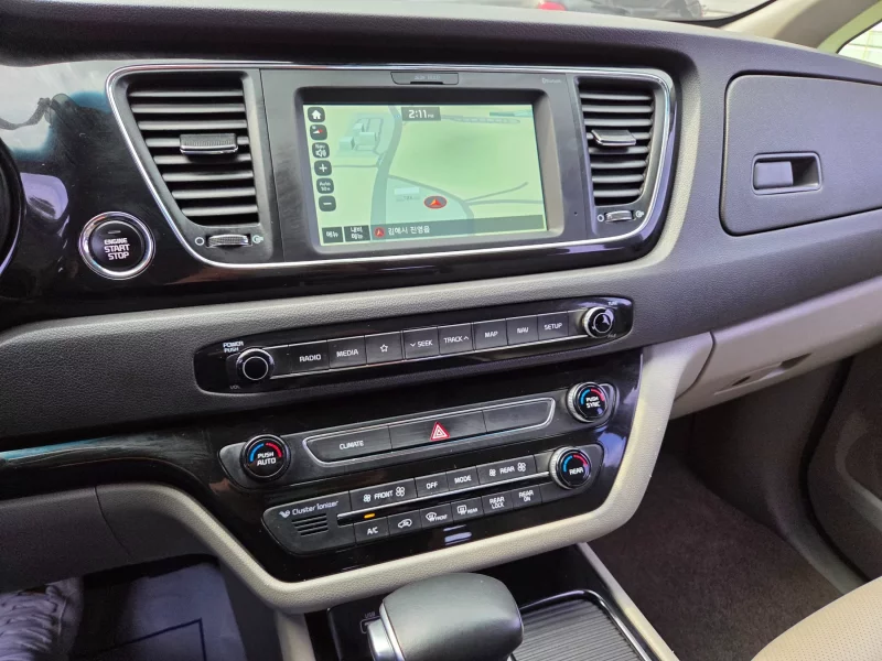 Kia Carnival