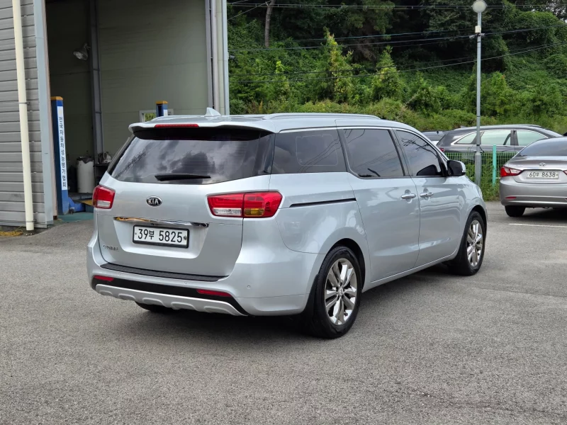 Kia Carnival