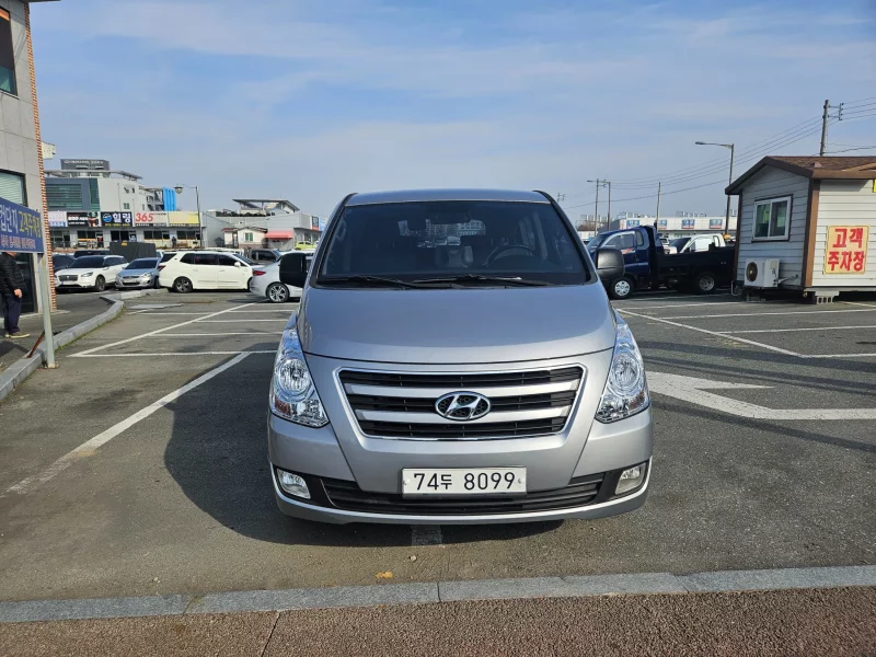Hyundai Starex
