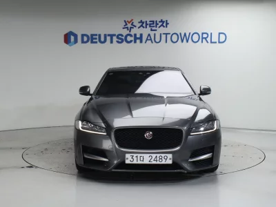 Jaguar XF