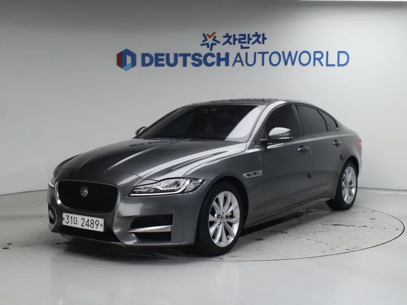 Jaguar XF