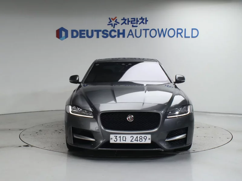 Jaguar XF