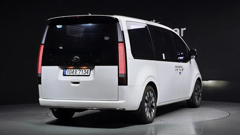 Hyundai Staria