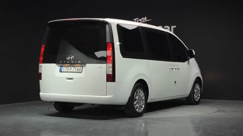 Hyundai Staria