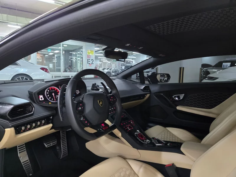 Lamborghini HURACAN