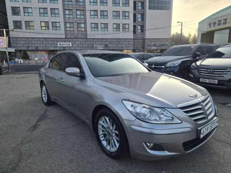 Hyundai Genesis