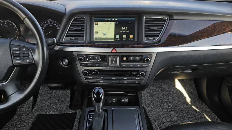 Hyundai Genesis