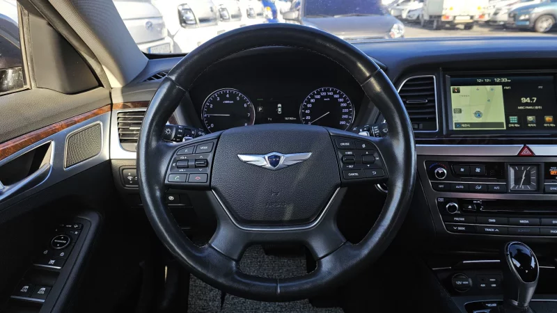 Hyundai Genesis