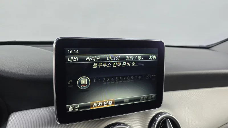 Mercedes-Benz GLA-Class