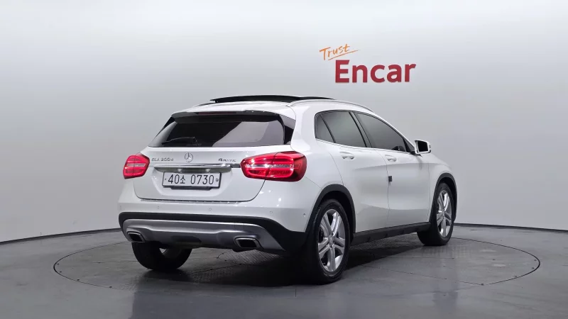 Mercedes-Benz GLA-Class