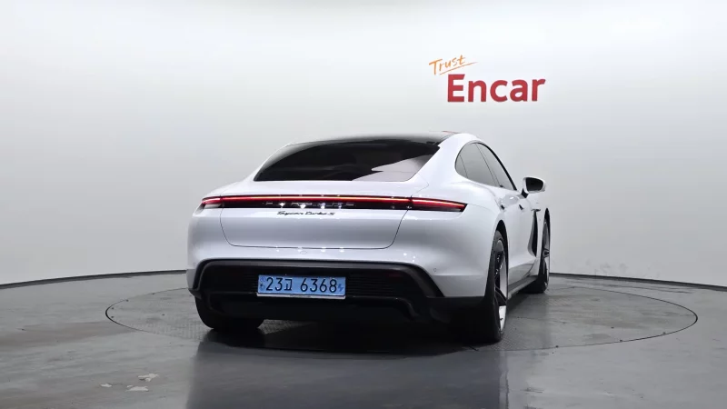 Porsche TAYCAN