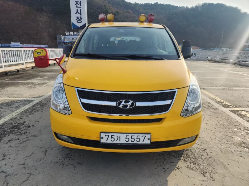 Hyundai Starex