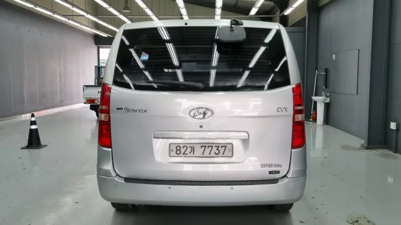 Hyundai Starex