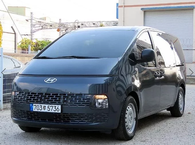 Hyundai Staria