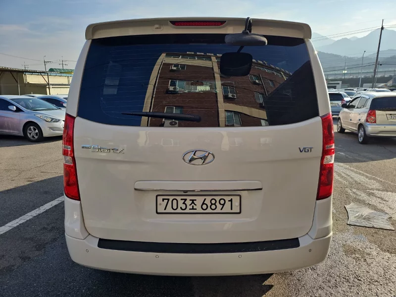 Hyundai Starex