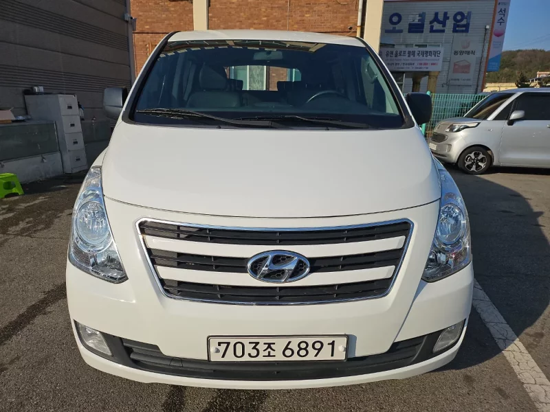 Hyundai Starex