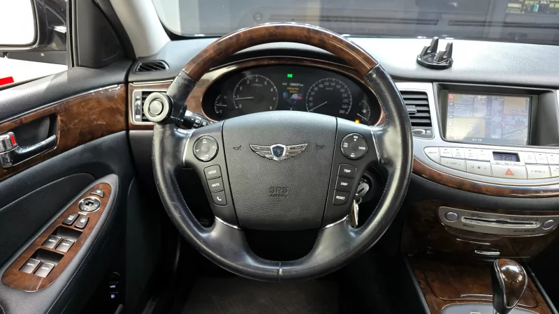 Hyundai Genesis