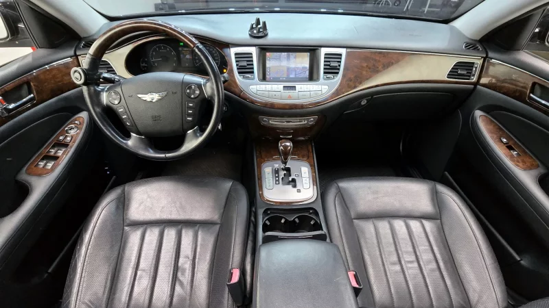 Hyundai Genesis