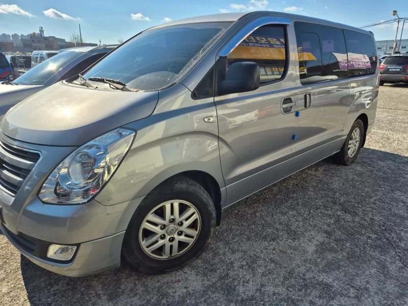 Hyundai Starex