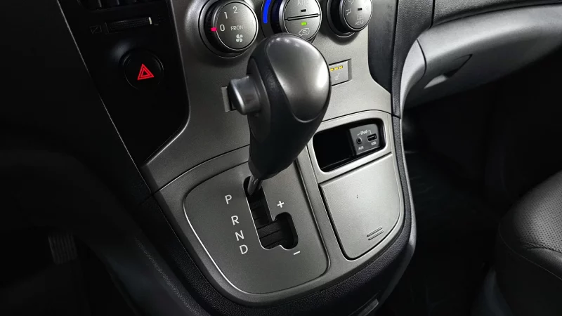 Hyundai Grand Starex