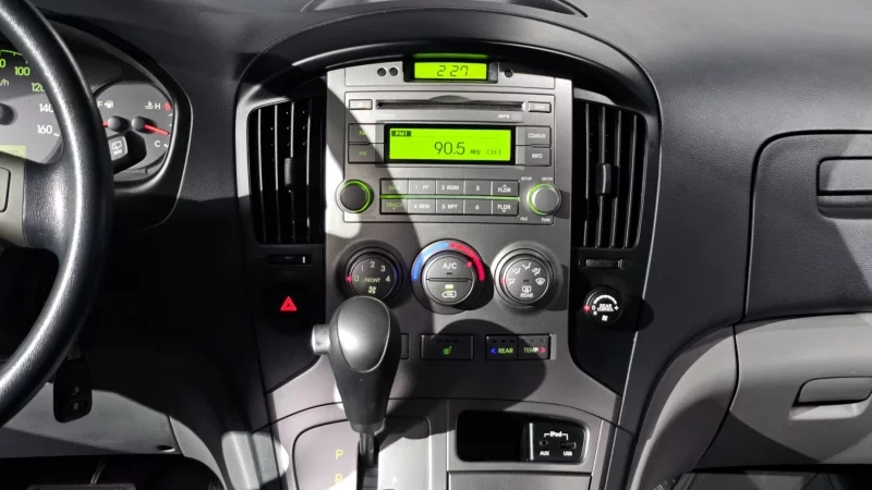 Hyundai Grand Starex
