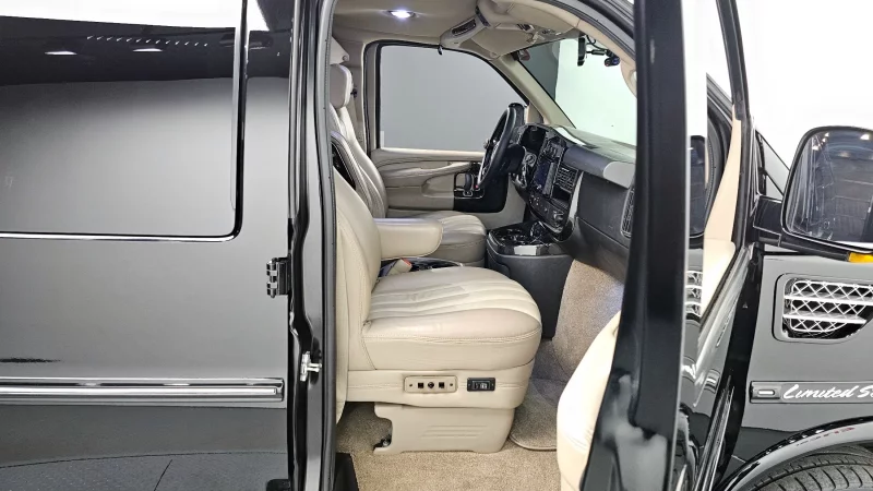 Chevrolet Express Van