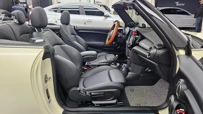 MINI Cooper Convertible