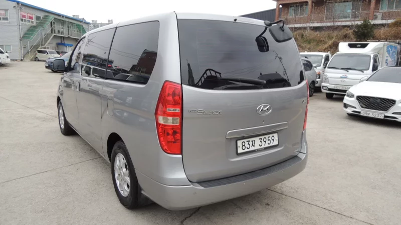 Hyundai Starex