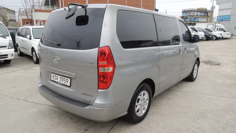 Hyundai Starex